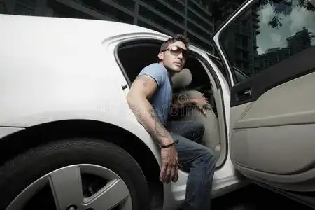 摇滚明星下车照片