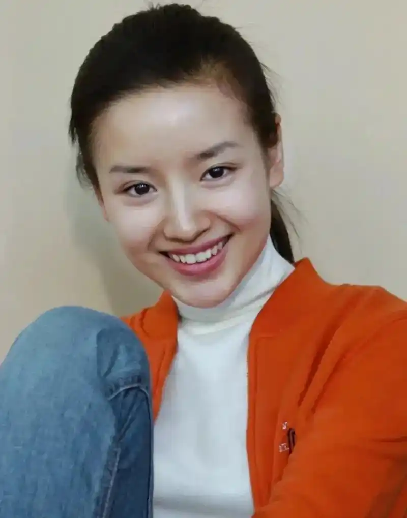 谋女郎时期的素颜董洁