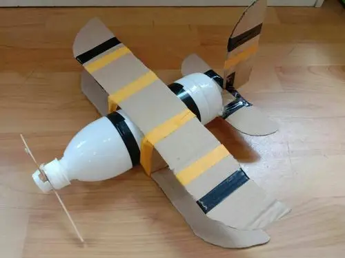 金霞美墅幼儿园豆豆班"军事模型"亲子手工大赛