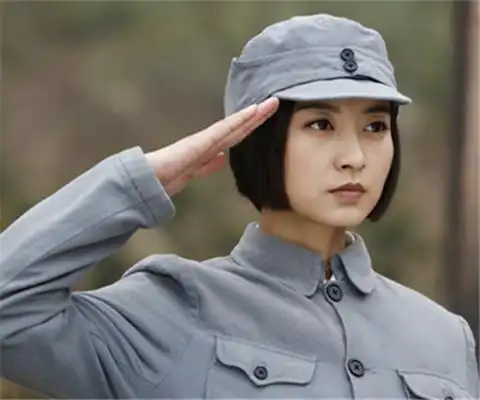 图斓曦主演过的电视剧我叫刘传说一改形象变身高冷女首长