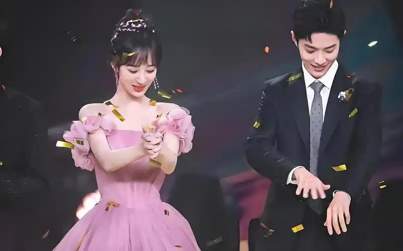 肖战和杨紫有多合适?氛围感溢出屏幕,网友:太配了!