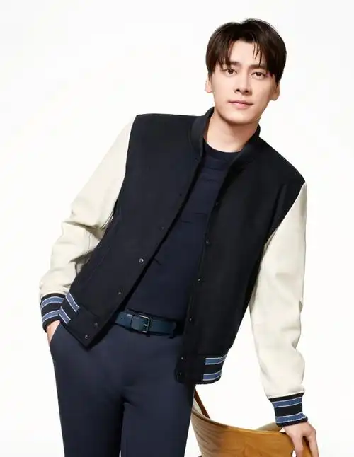 「消息」李易峰boss2021春夏系列广告大片公开 以从容姿态娓娓道来对