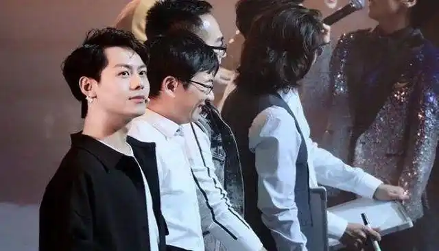 cv天空没有情侣哦.