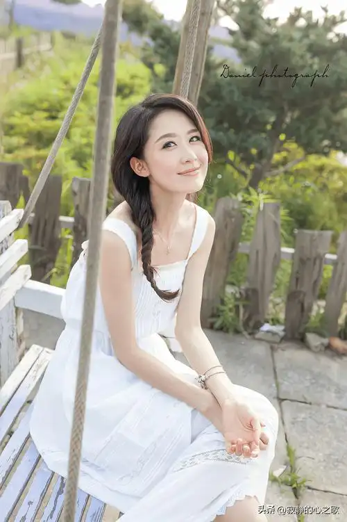 气质清新美女演员张雯壁纸分享(13)_笑容_大自然_女孩子