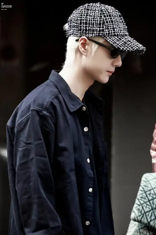 狼尾发型到7915秀场造型2024chanel春夏超超季首穿香奈儿 王一博