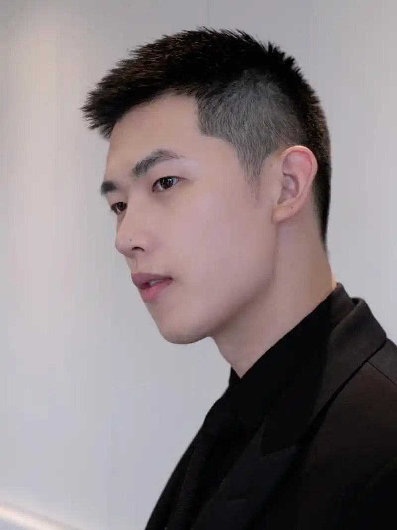 男士发型参考|普通人尝试杨洋同款短发 夏天到了,有时候犯懒,就不想