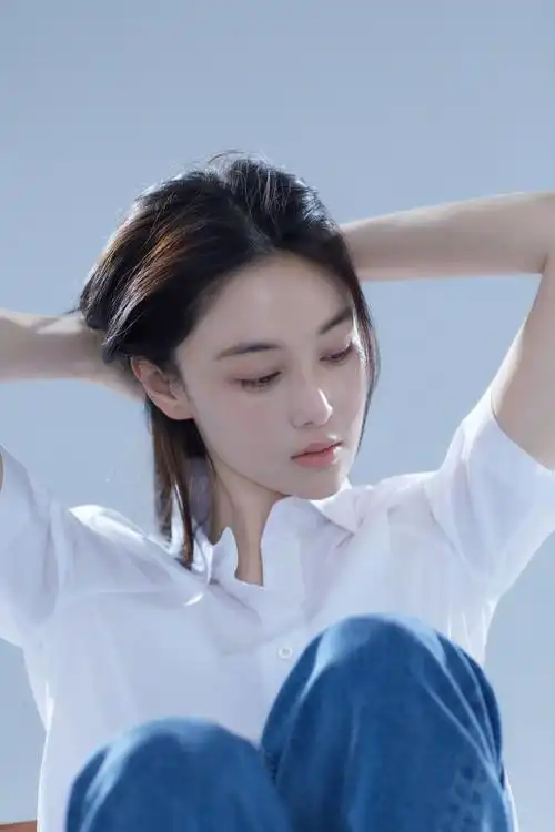 张馨予清水妆#"放大看毛孔都在打招呼"张馨予清水妆真的好漂亮啊!