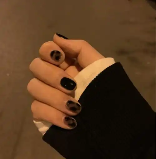 网红指甲图片2021显手白(超级流行的5款美甲)