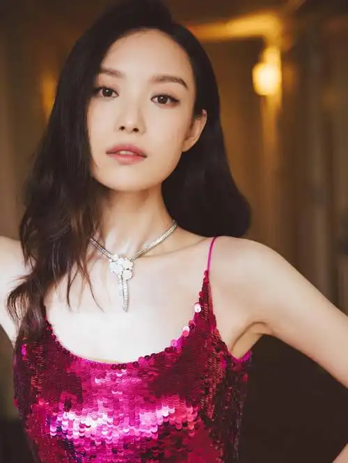 倪妮,1988年8月8日出生于江苏省南京市,毕业于中国传媒大学南广学院