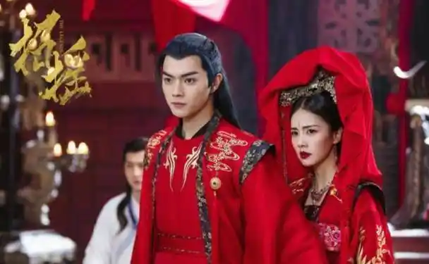 白鹿,许凯举止亲昵引热议,于正发声立场鲜明_专业_伊能静_人间