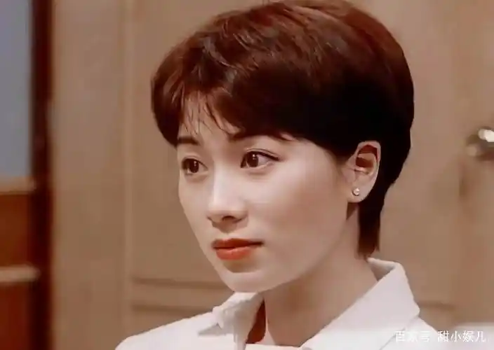 不是长发飘飘却依旧俏丽动人这8位短发女郎太惊艳了