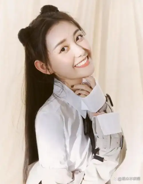 162cm的蒋依依现实中多高看到生图网友和精修差别太大