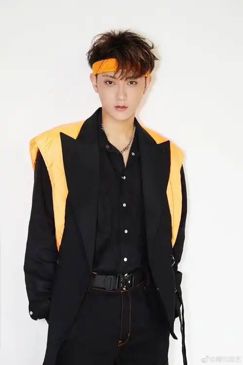 是帅气可爱并存的元气ykybtao黄子韬教练啦