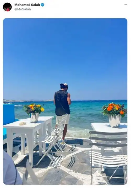 面朝大海!萨拉赫社媒晒海边度假背影照