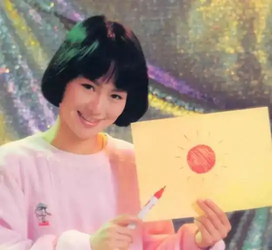 "鞠萍姐姐"年轻旧照曝光!清纯可爱氧气美女,颜值不输林青霞!