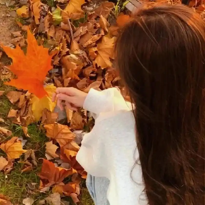 氛围感真人女生背影头像2