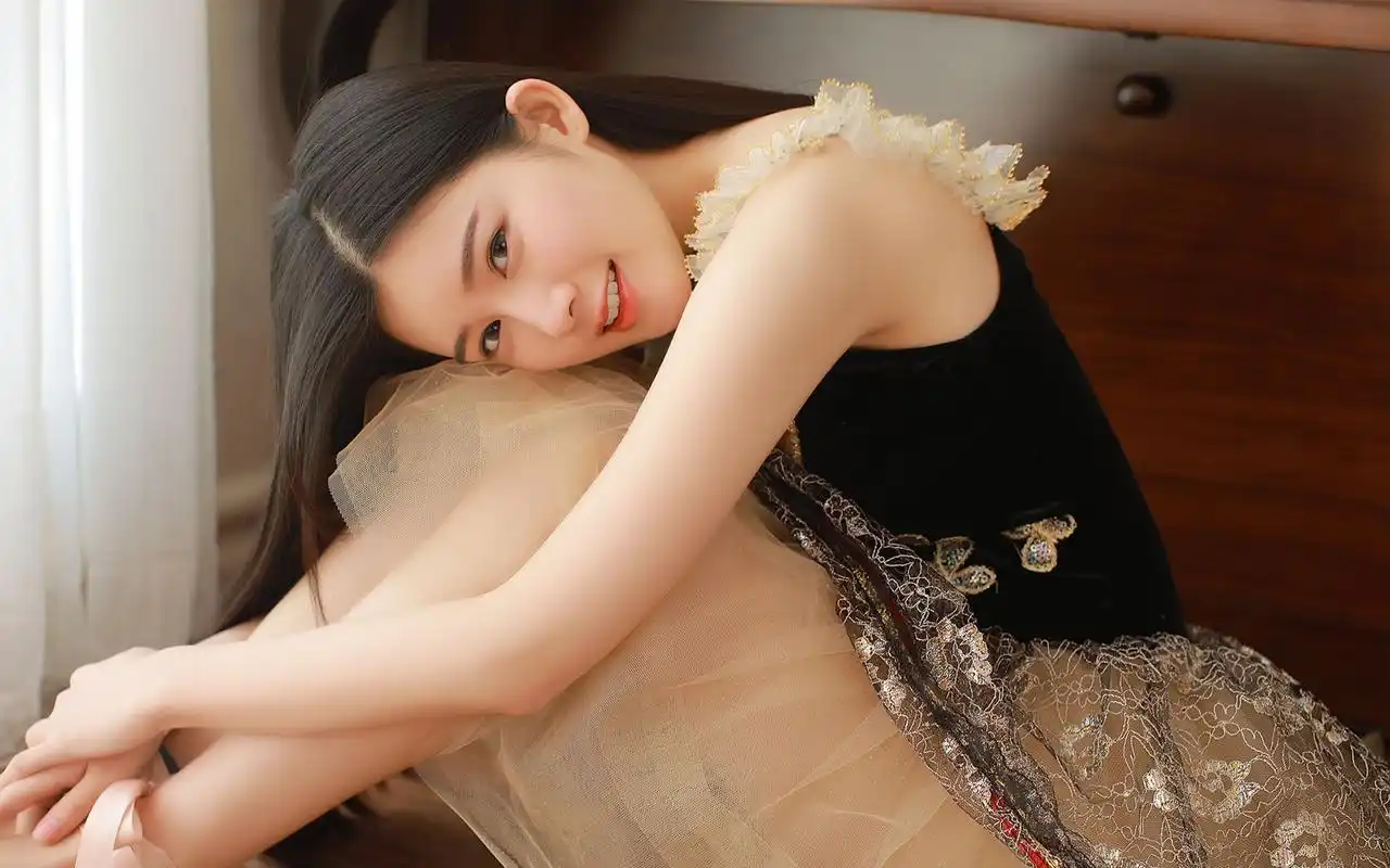 性感白嫩美女诱惑写真高清电脑桌面壁纸-美女壁纸-壁纸下载-美桌网