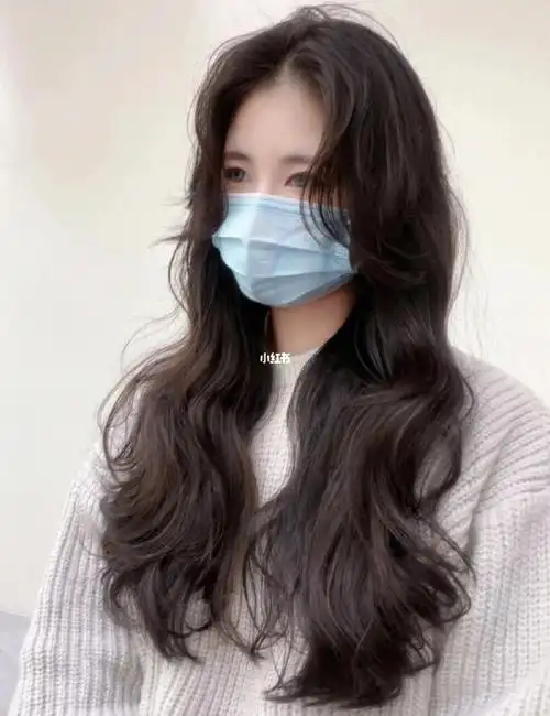 长发大卷大波浪中山烫发大波浪卷发通常给人的印象都是动感十足的,而