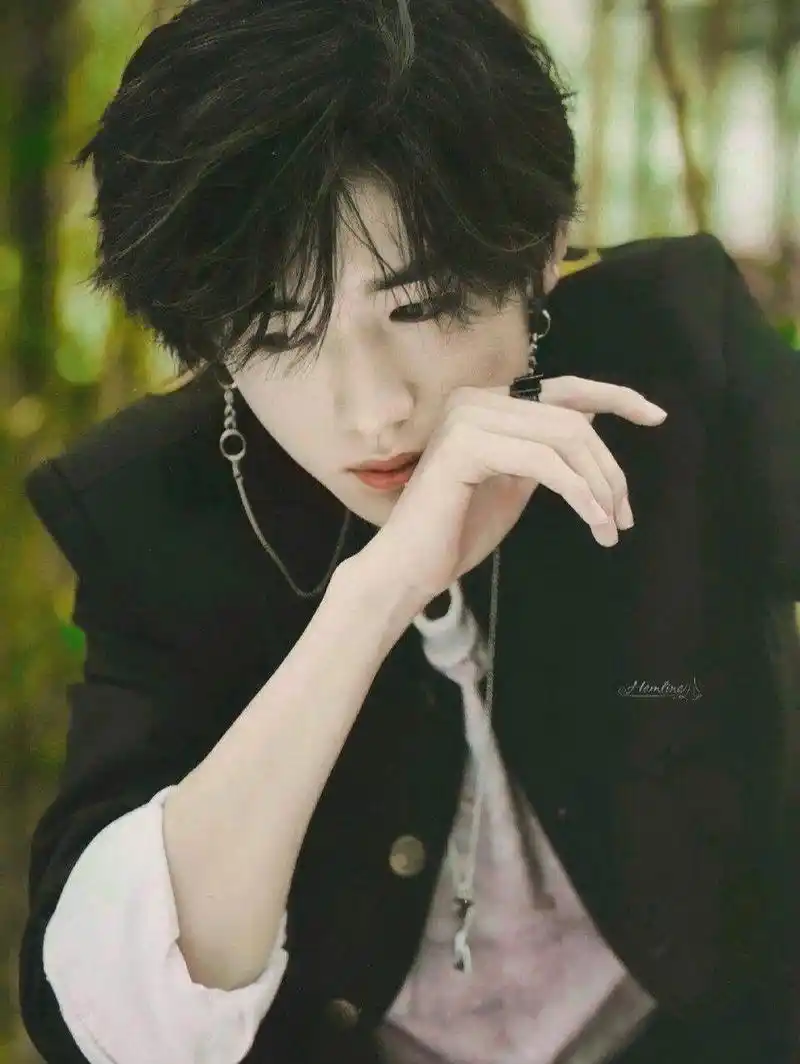 宋亚轩高清超帅头像壁纸