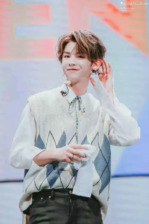 未来的你一黄明昊(2)