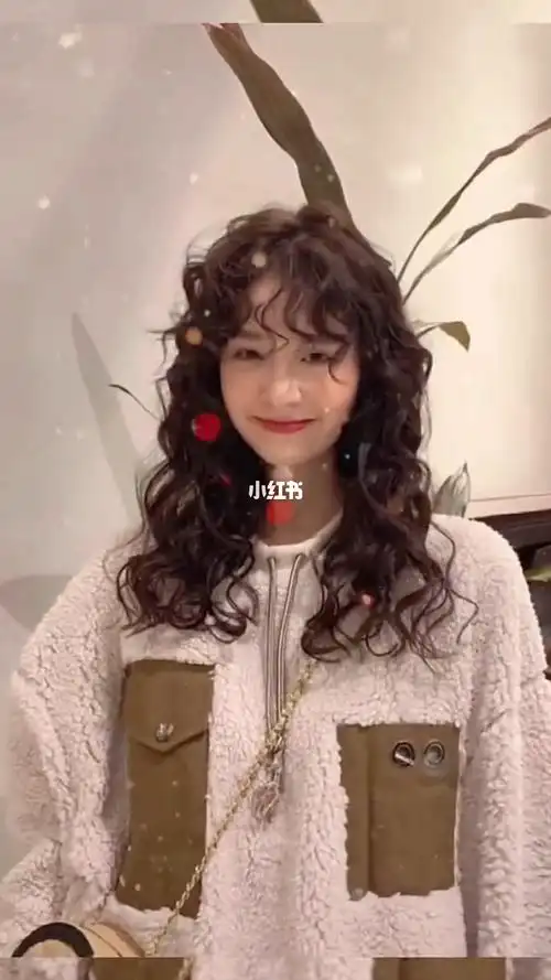 秋冬发型推荐!羊毛卷 泡面头