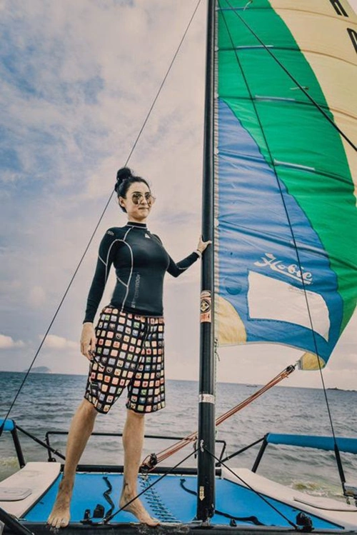 柏芝穿美人鱼服拍大片,41岁身材管理严格,时尚资源越来越好_腾讯新闻