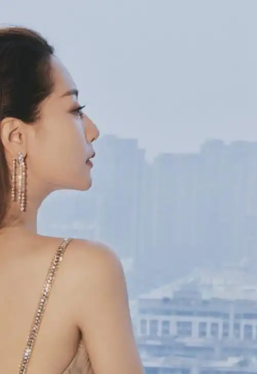 白冰素色长裙优雅魅力写真图片23