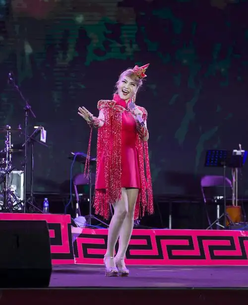 《站在草原望北京》乌兰图雅感恩家乡专场演唱会