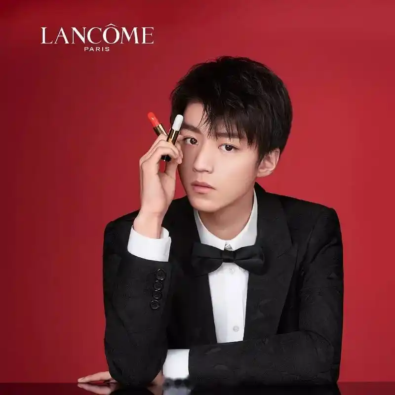 tfboys王俊凯,王源,易烊千玺的唇膏宣传图一览,哪只让你有购买欲?