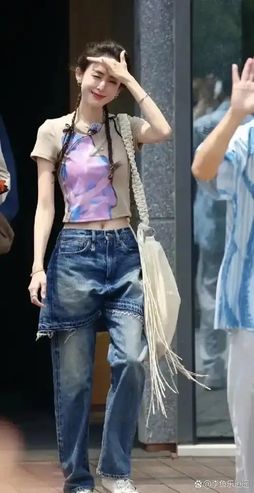 天气热了,凸出来的肚脐真的不好看,也不能穿露脐装,但是娜扎的就很