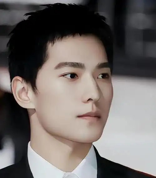 在过去的几年里,杨洋绝对是多数女生心中的梦中情人,他的"肖奈"就像是