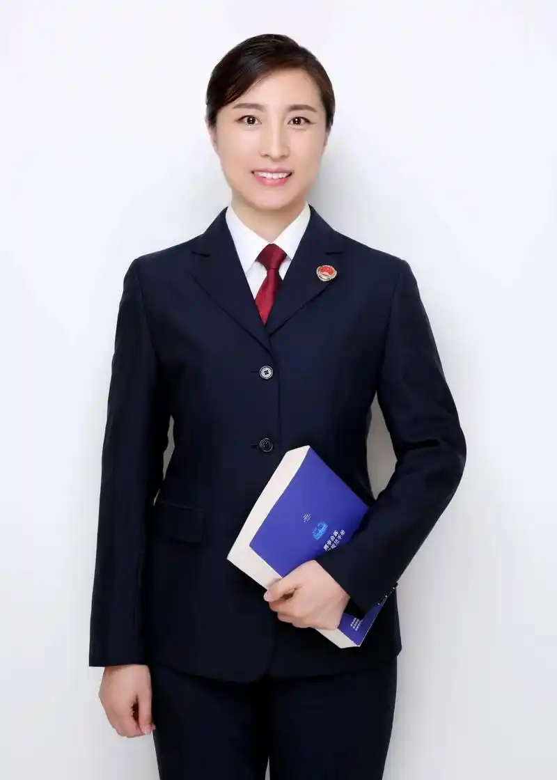 河东区检察院检察官王娜荣获天津市劳动模范荣誉称号