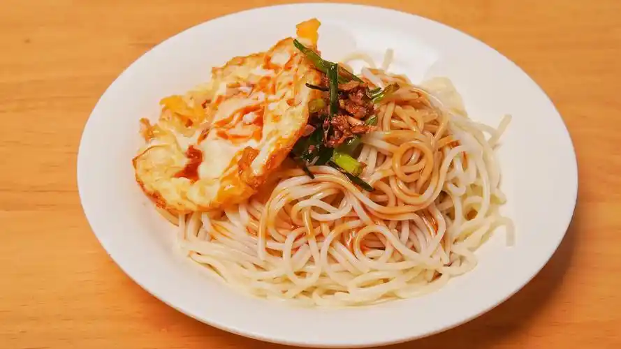 味道赛过面馆的葱油拌面简单易学从此早餐宵夜不求人