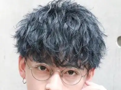 日系纹理烫短发正流行 时髦洋气打造男神魅力 - 日系烫发发型男
