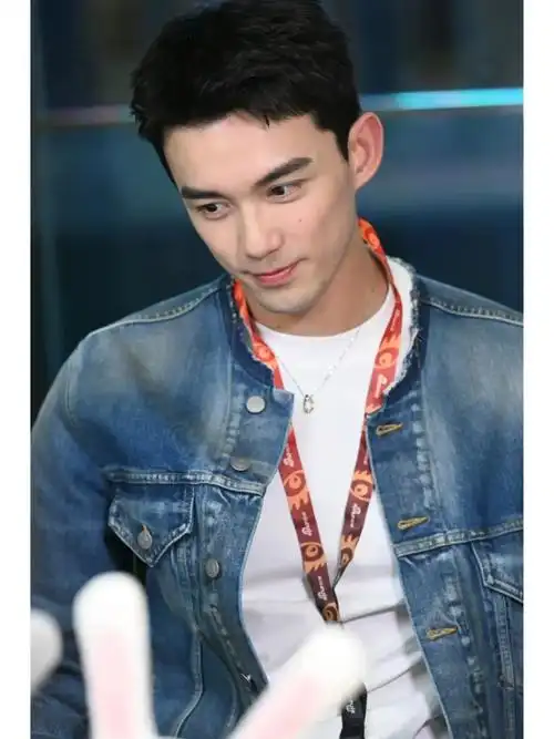 高清镜头下的吴磊生图惊艳,皮肤.@寿寿说娱乐的动态