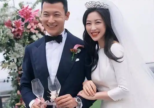 朱珠:怒甩法拉利总裁入选全球最美,嫁清华博士遭骗婚_网友_李泉_变