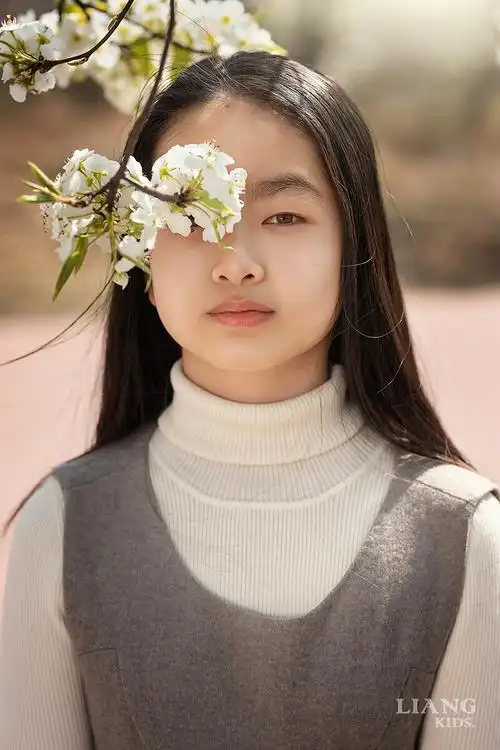 早安太阳12岁女孩儿梨花外景