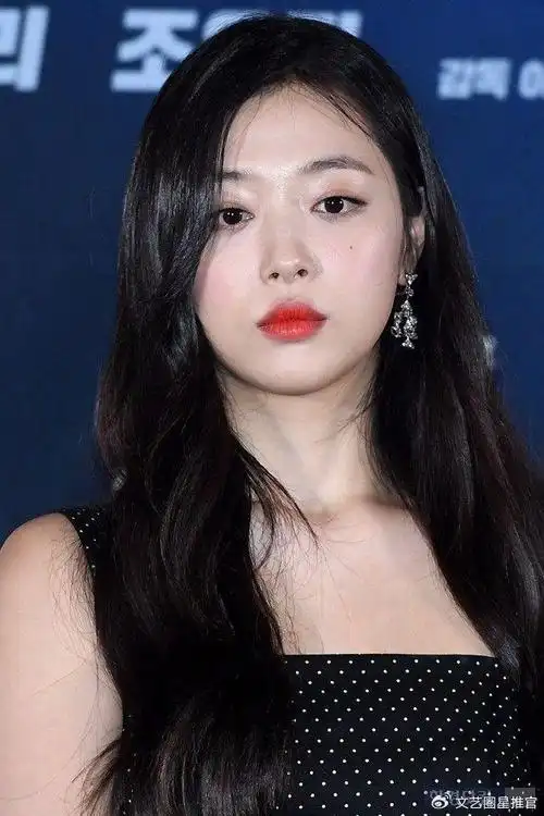 雪莉被扒14岁就有自杀倾向,从小就经历非人待遇|雪莉|财阀|内心_新浪