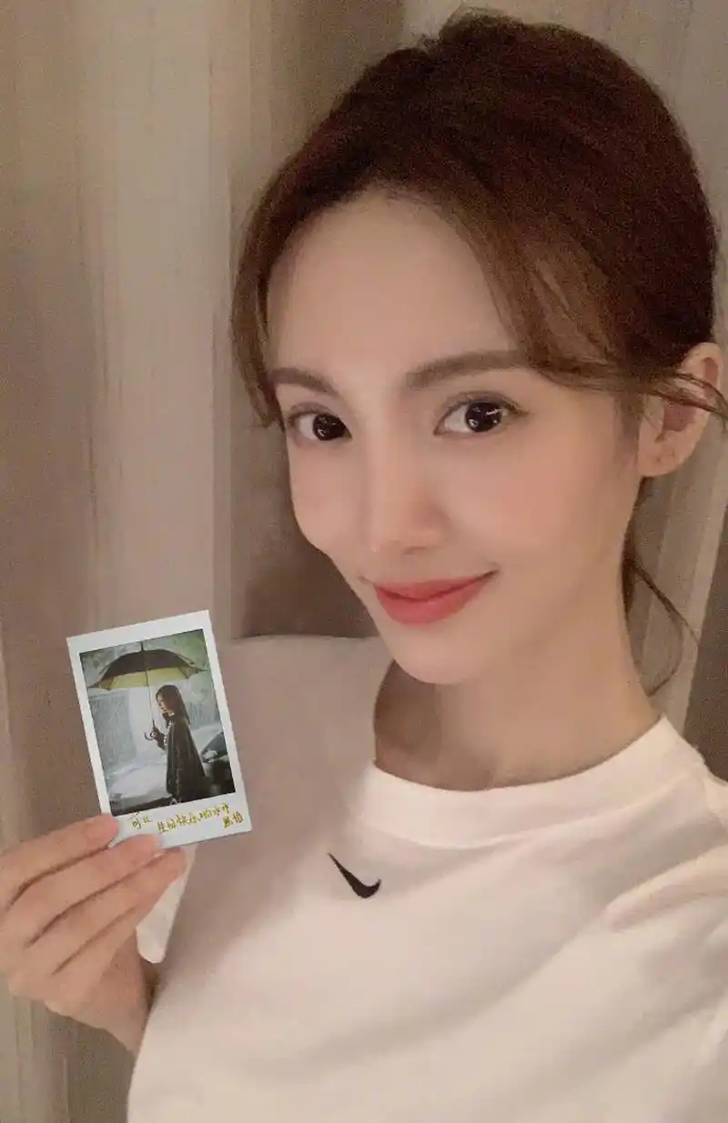 李一桐和金晨姐妹花的感情也太好了吧!