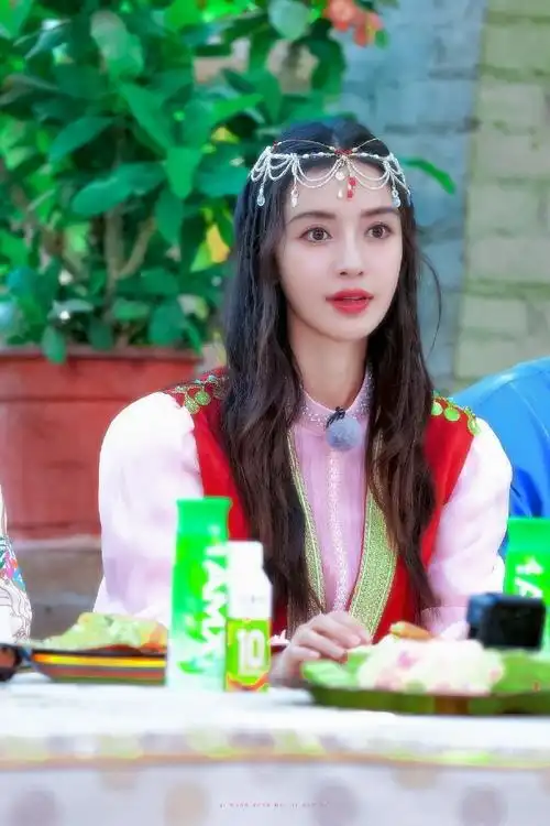 杨颖 | 奔跑吧#angelababy#097898你甜甜的微笑就像乌梅子酱