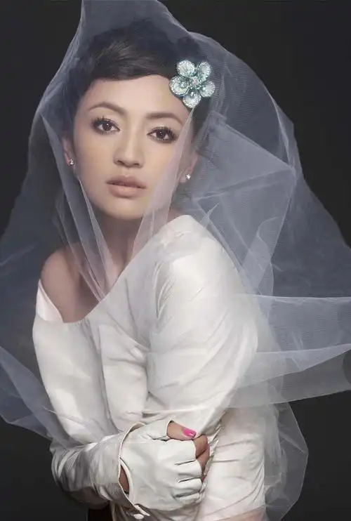 著名艺人罗海琼