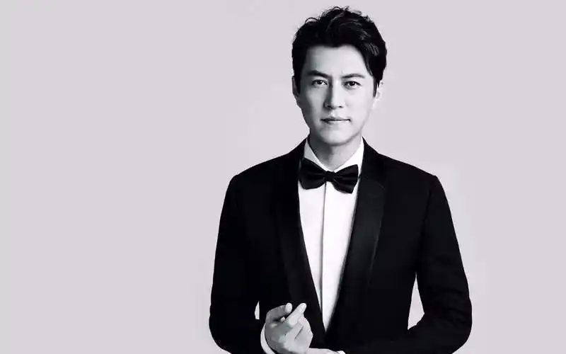 靳东首次正面回应争议:曾听到"人设"二字都害怕