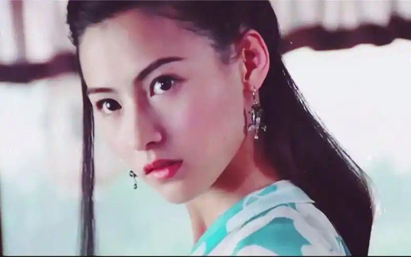 一代神颜张柏芝,美人在骨不在皮,粉雕玉琢,佳人再难得