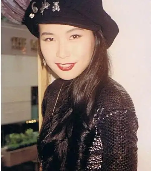 p>叶童,1963年3月8日出生于香港,中国香港女演员.