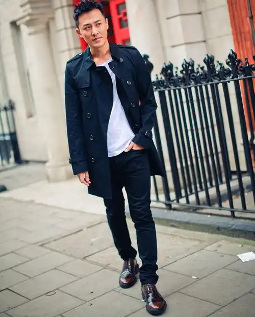 p>林峰,1979年12月8日生于福建厦门,中国香港影视男演员,流行乐歌手.