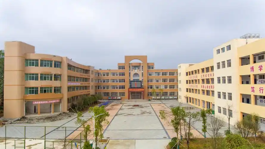 航拍校园全景图