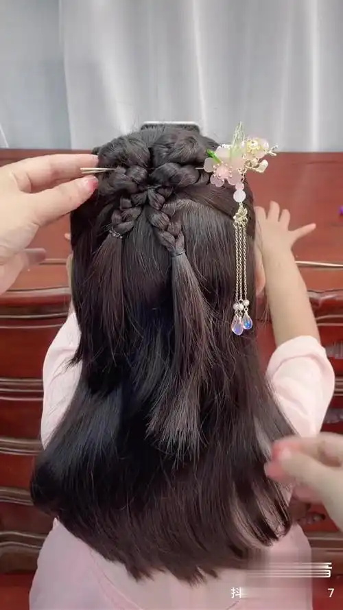 超级简单的汉服发型 趁着放假给宝贝安排上儿童编发 古风发型教程