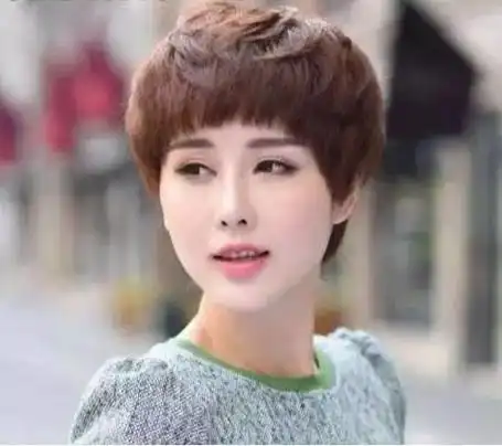 45-55岁的女人,这样选发型,依然有气质,"梨花头"最适合她们!