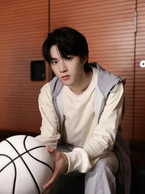 一颗被保护的90 #tnt时代少年团  #时代少年团  #刘耀文  #时代少年