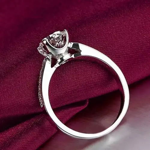 朱诺赫拉herasecret守护星一克拉钻戒戒指 仿真钻戒极焰之光经典四爪